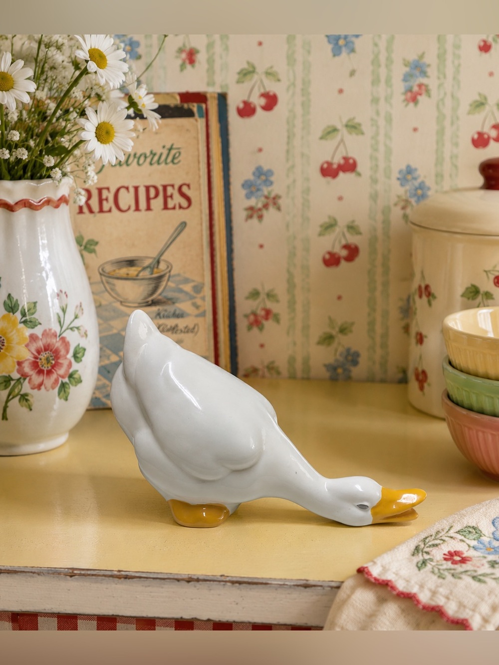 Vintage Carriage House White Ceramic Goose Figurine 7.5” X 5” Country Kitsch